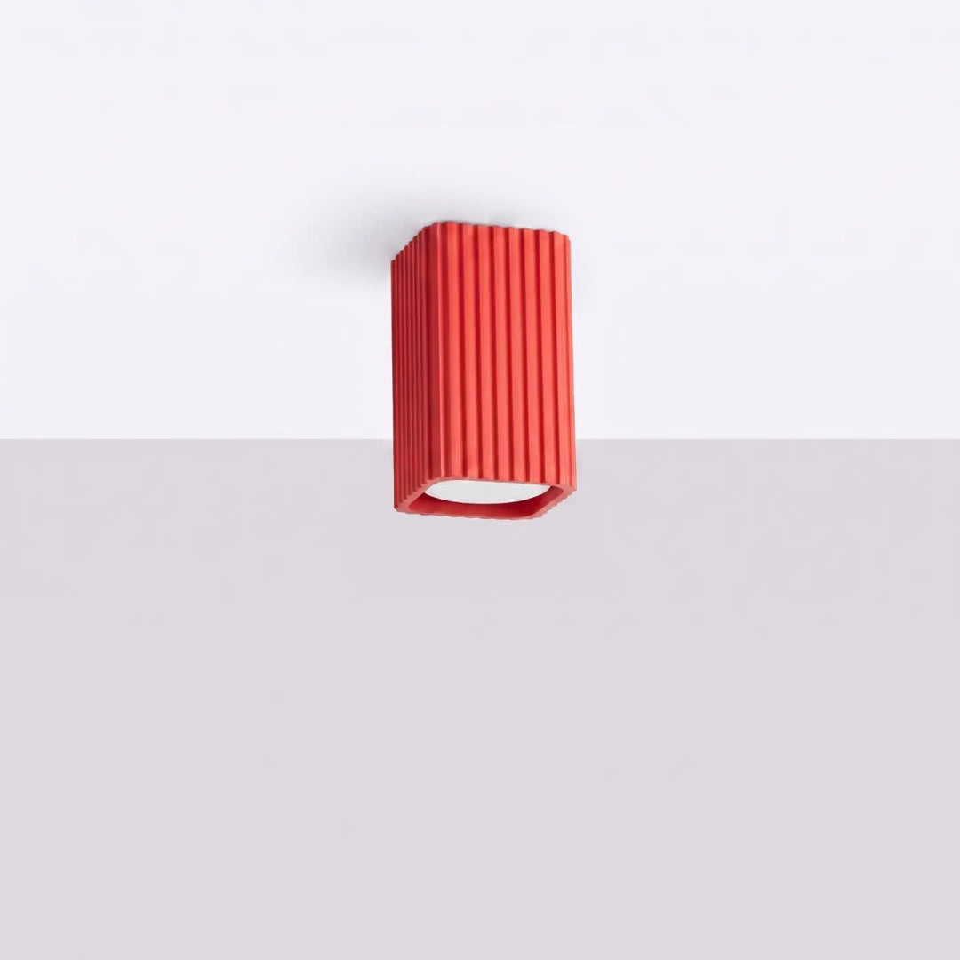 Plafonnier Rayo rouge en aluminium cannelé, éteint