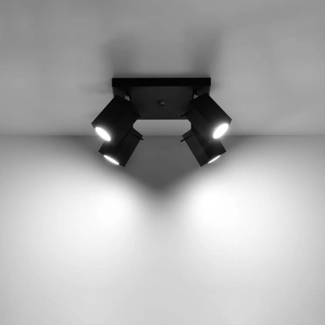 Plafonnier Merida noir à spots cubiques, allumé