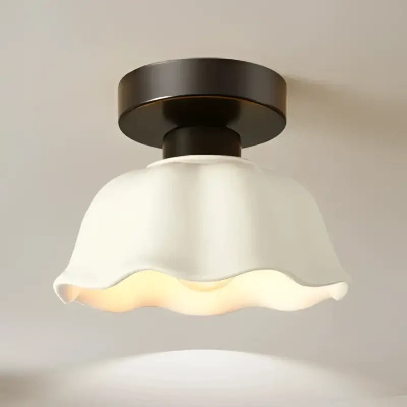 Plafonnier style vintage blanc avec base luminaire
