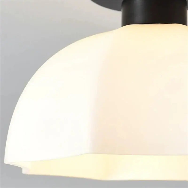 Plafonnier style vintage blanc avec base luminaire