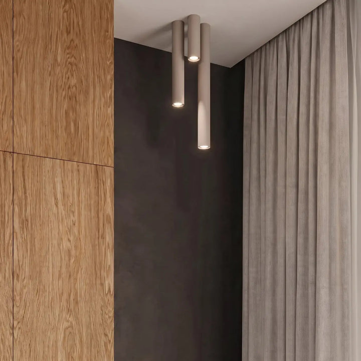 Luminaire Plafonnier taupe allumée, vue rapprochée
