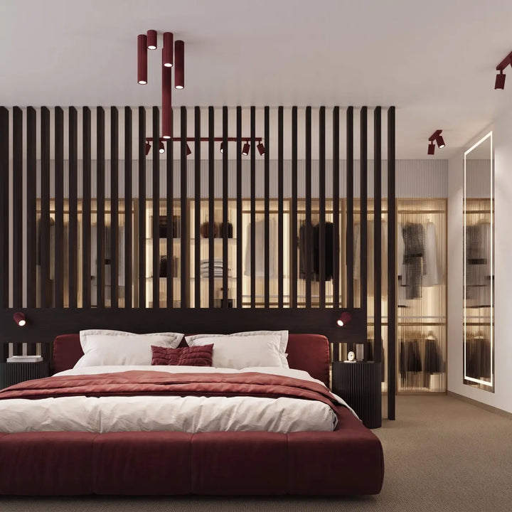 Plafonnier tube Karbon bordeaux dans un intérieur contemporain