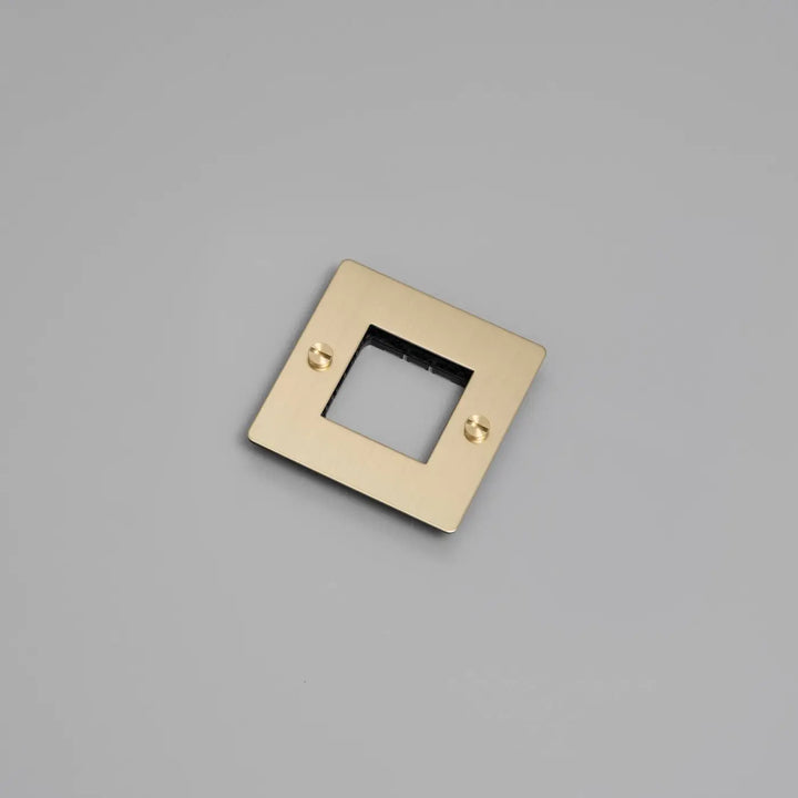 Plaque de finition Wall Plate 1 poste sans logo, finition laiton #couleur_dor