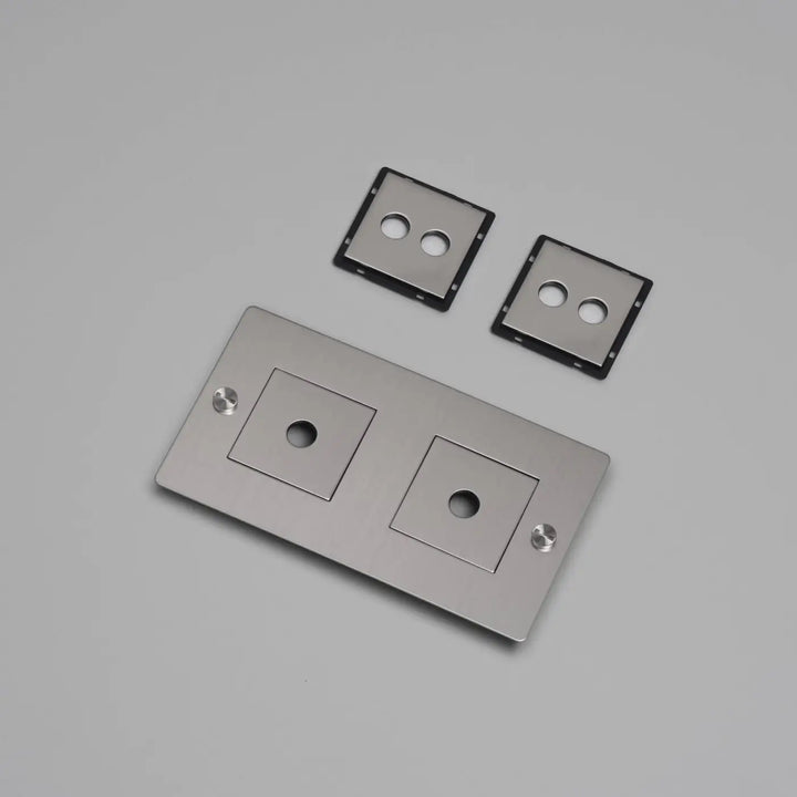 Plaque de finition Wall Plate 2 postes horizontale avec inserts, finition acier #couleur_argent
