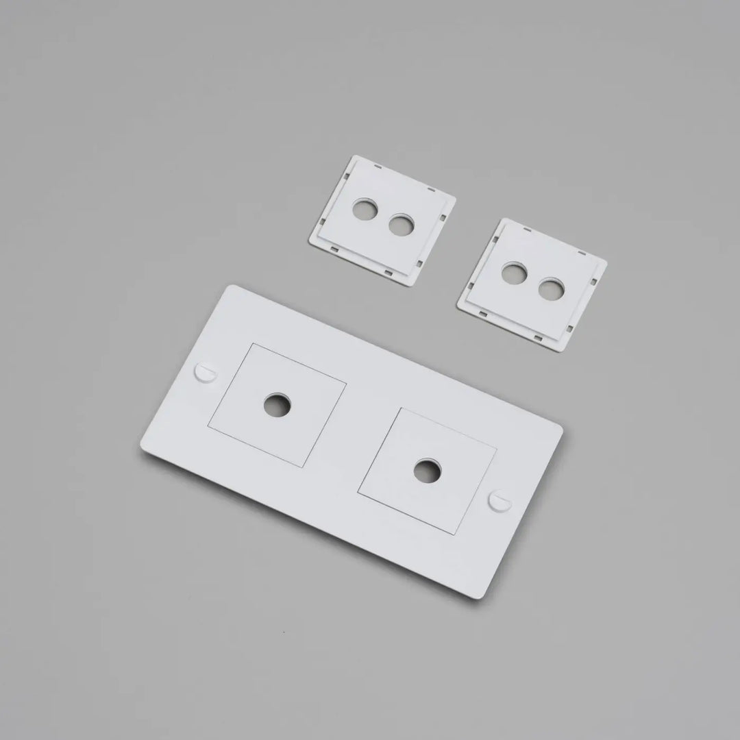 Plaque de finition Wall Plate 2 postes horizontale avec inserts, finition blanche #couleur_blanc