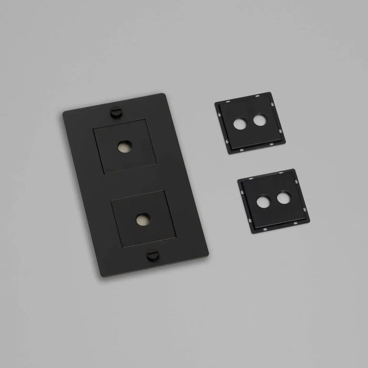 Plaque de finition Wall Plate 2 postes verticale avec inserts, finition noire #couleur_noir