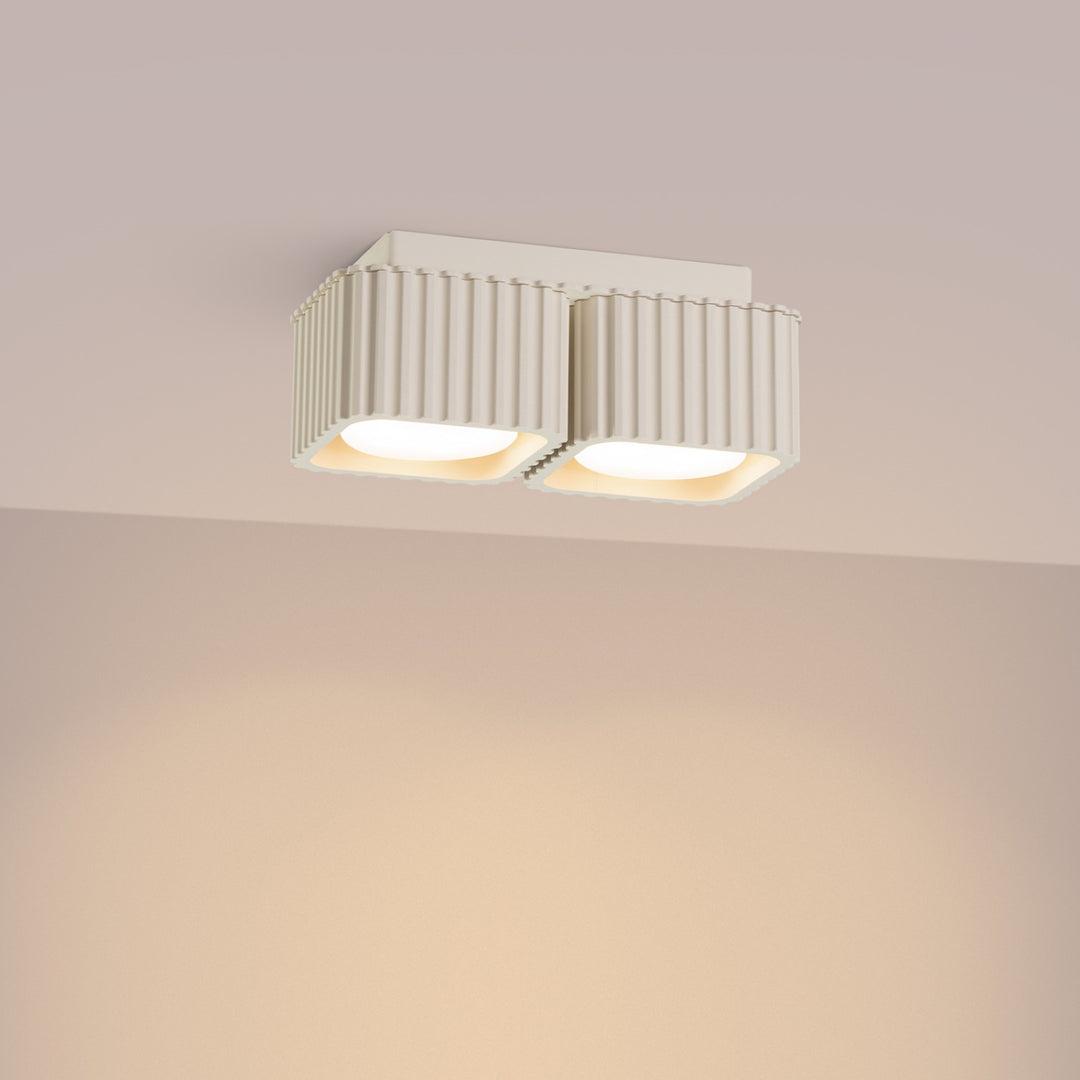Plafonnier Riff beige carré en aluminium, allumé