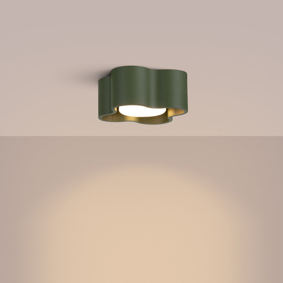 Plafonnier Ovio vert olive en aluminium, allumé