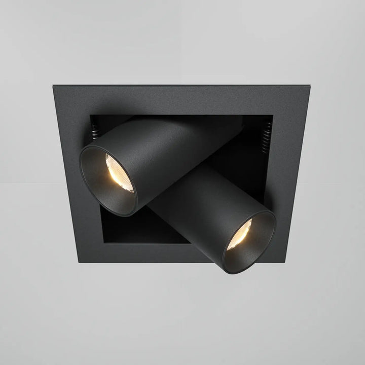Spot magnum spot encastrable double noir mat avec deux spots réglables émettant une lumière chaude encastrable
