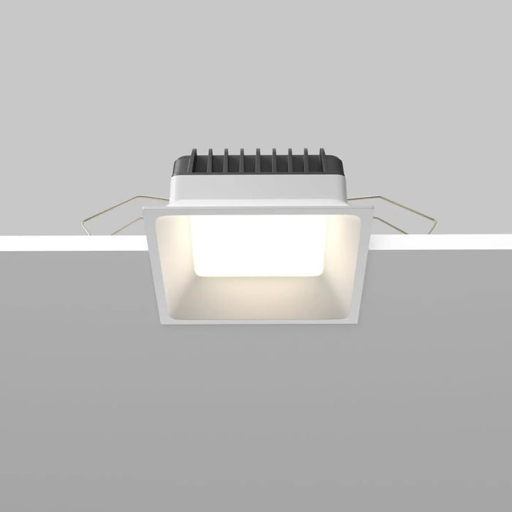 Panneau carré spot okno led encastré blanc avec dissipateur noir et supports métalliques en acier blanc indice ip44