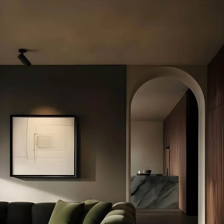 Spot Stan Slim noir dans un intérieur