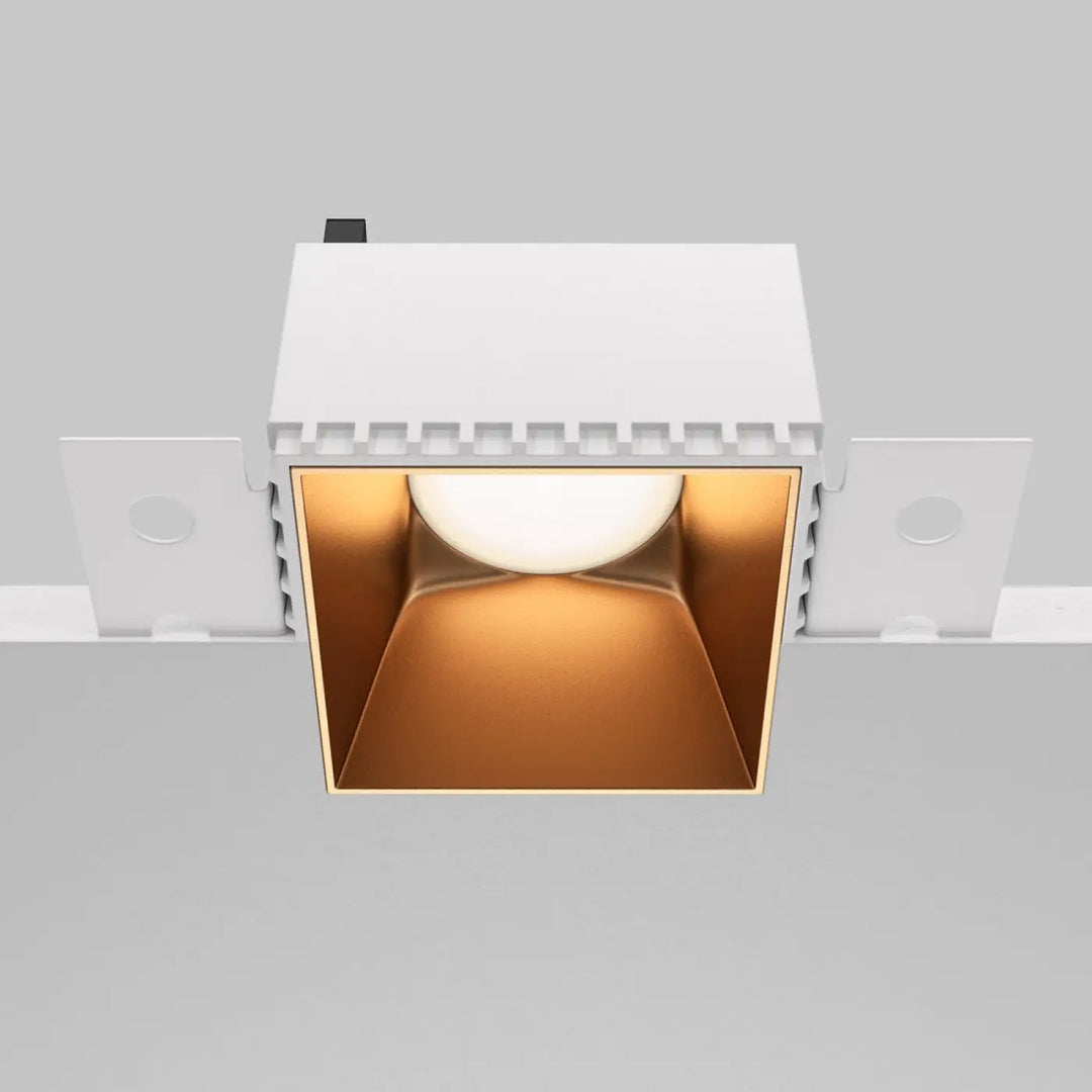 Spot carré lumière encastrée carrée blanche avec finition dorée en cuivre chaud pour une touche précieuse en acier doré