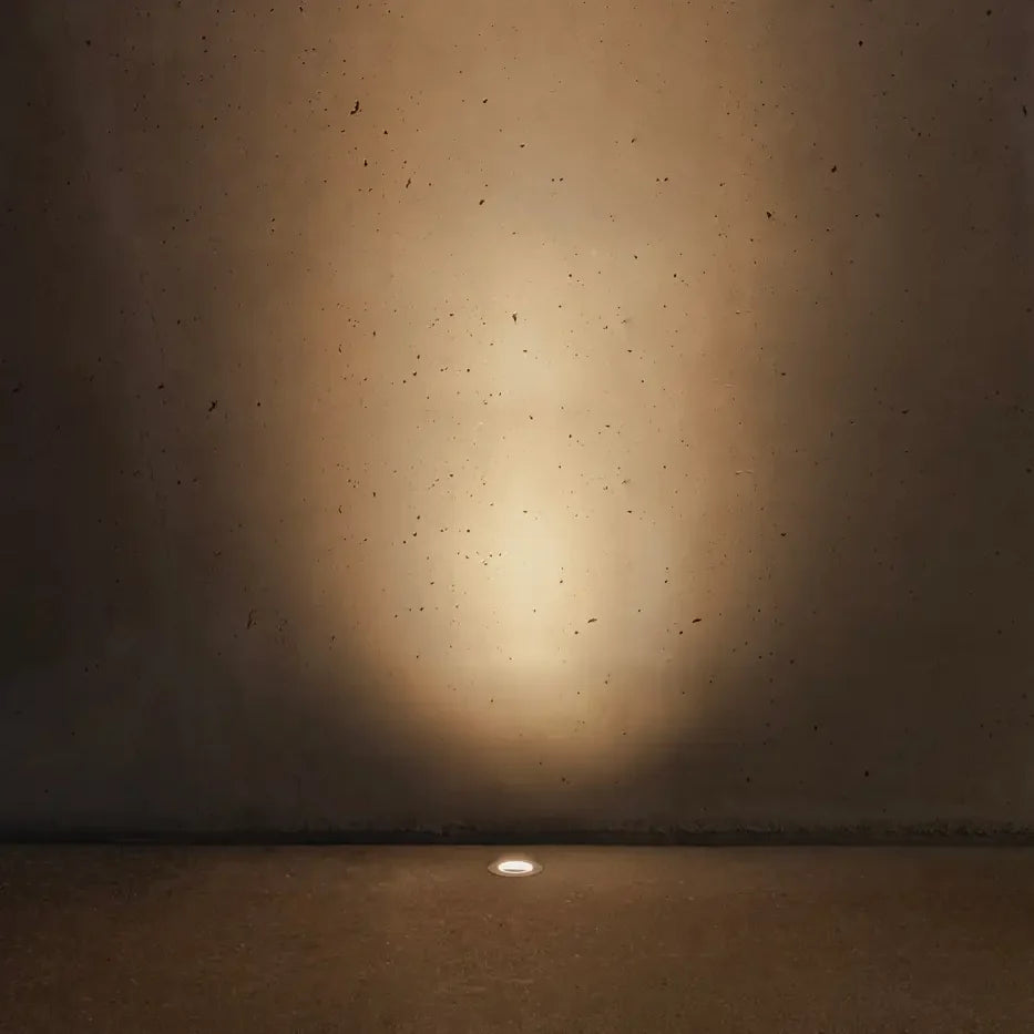 Spot encastré de sol Grund wallwasher inox de Faro Barcelona en situation