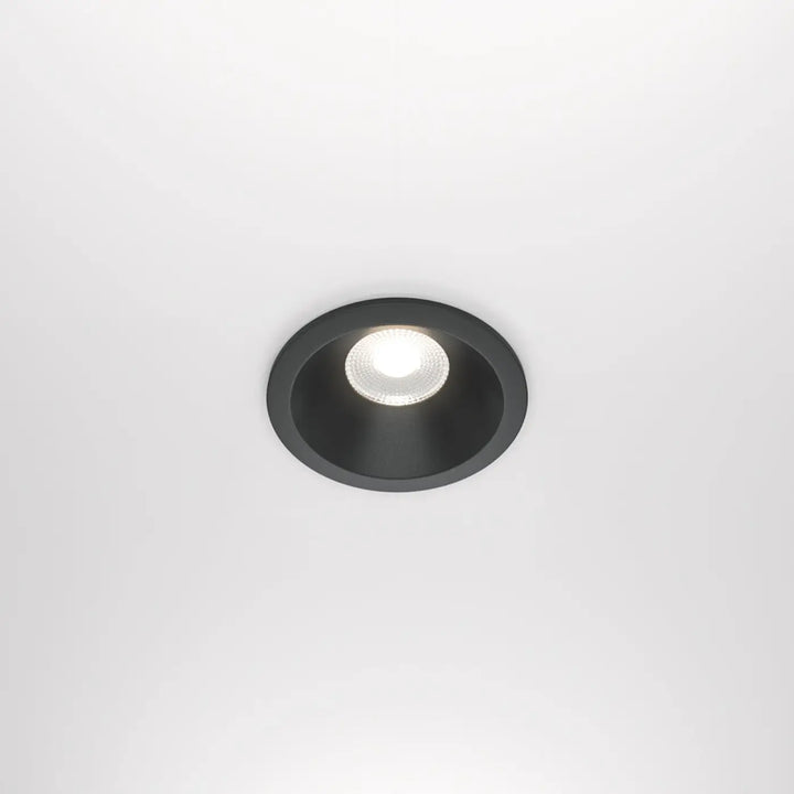 Spot led encastré zoom avec indice ip65, éclairage blanc chaud et finition mate noire intégrée en led