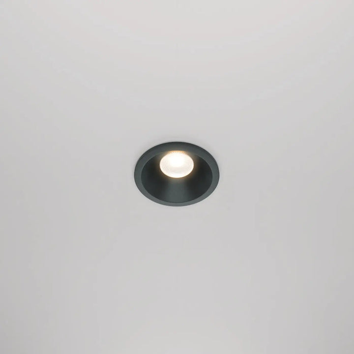 Spot led encastré zoom avec indice ip65, blanc chaud et finition mate pour plafond moderne