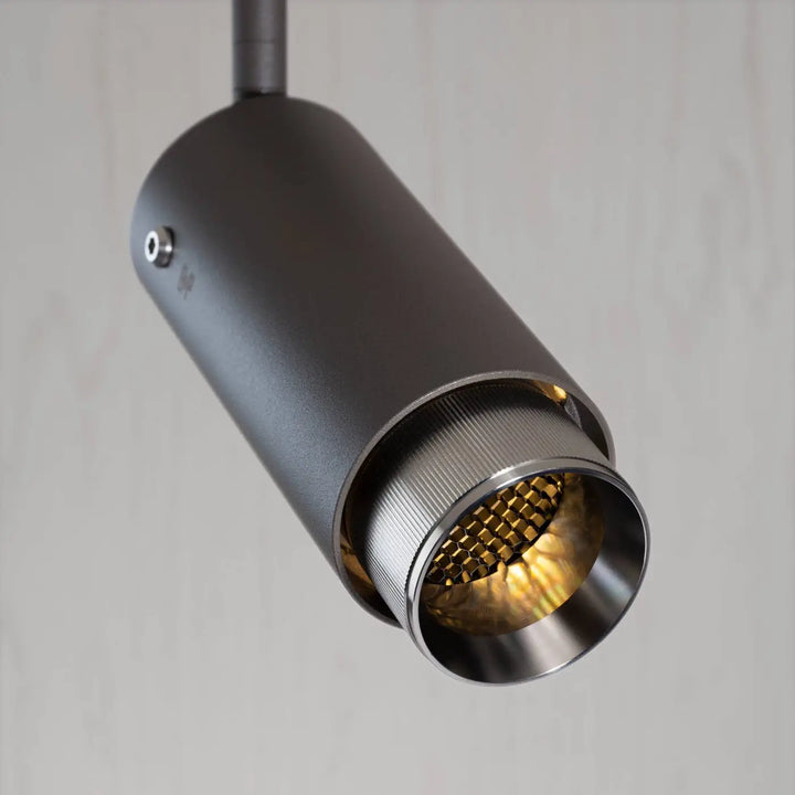 Spot orientable Exhaust à gravure alignée Graphite finition acier, vue 2 #couleur_argent