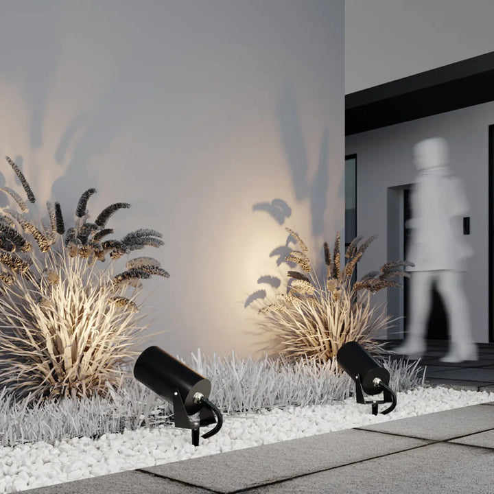 Spot piquet extérieur noir cylindrique avec tête orientable et finition mate pour luminaire extérieur bern piquet