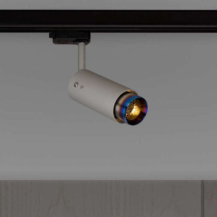 Spot sur rail Exhaust à gravure alignée Pierre, finition acier brûlé #couleur_multicolore