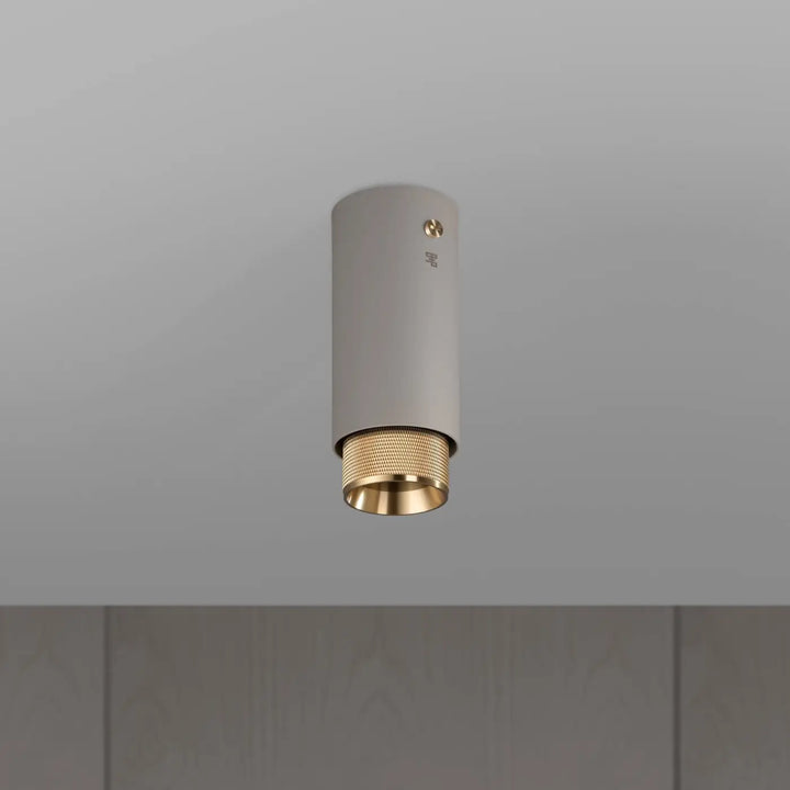 Spot en saillie Exhaust à gravure quadrillée Pierre, détails en laiton, autre vue #couleur_dor