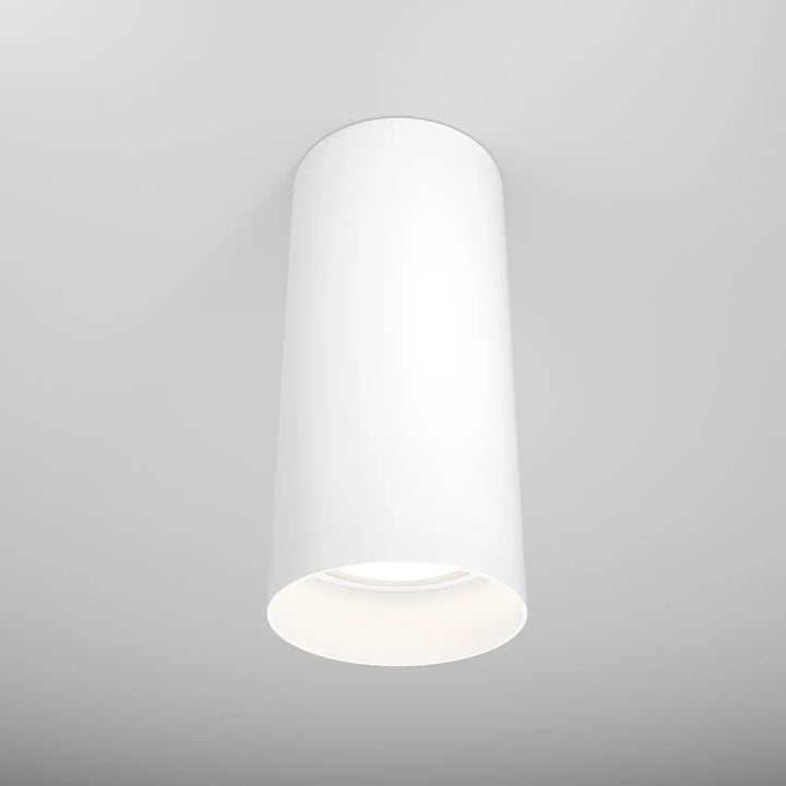 Spot focus cylindre blanc encastré avec finition mate lisse et ampoule gu10 disponible en trois finitions