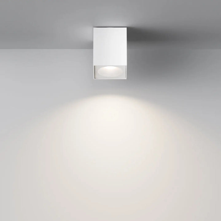 Spot zoom volume carré plafonnier blanc moderne carré en saillie avec design minimaliste élégant