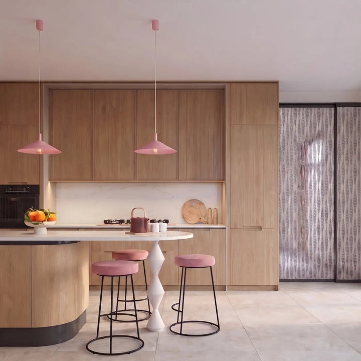 Suspension Luminaire rose dans un intérieur contemporain