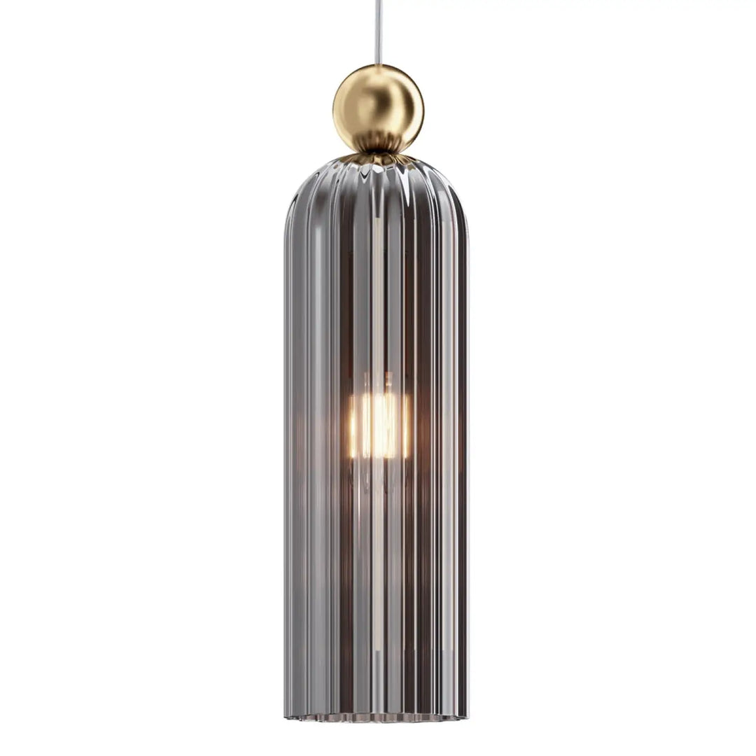 Suspension luminaire antic fine avec abat-jour étroit en verre strié fumé et monture dorée sphérique polie
