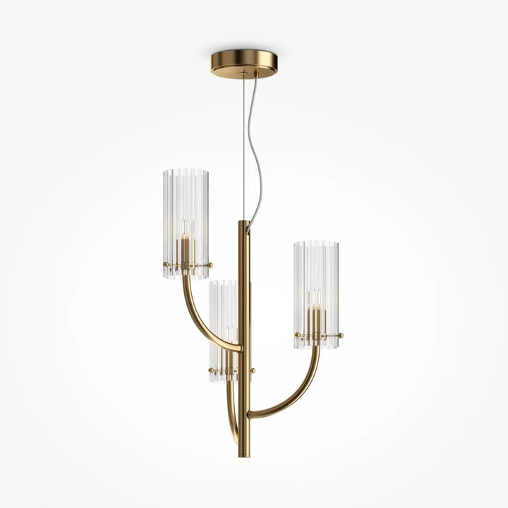 Suspension luminaire arco en finition laiton avec trois abat-jours en verre strié et bras courbés élégants