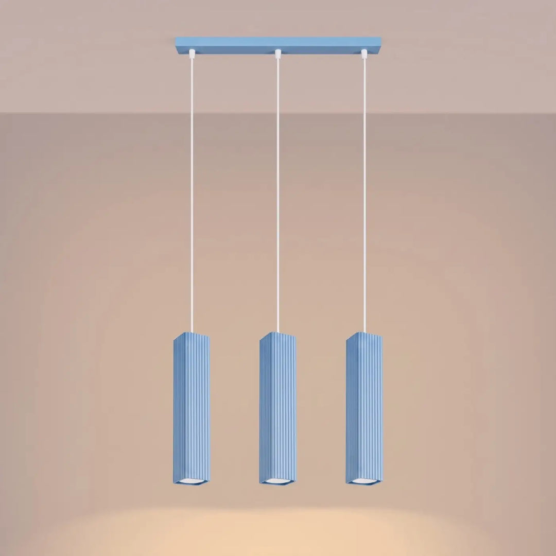 Suspension Rayo bleu azur en ligne à 3 tubes cannelés, allumée