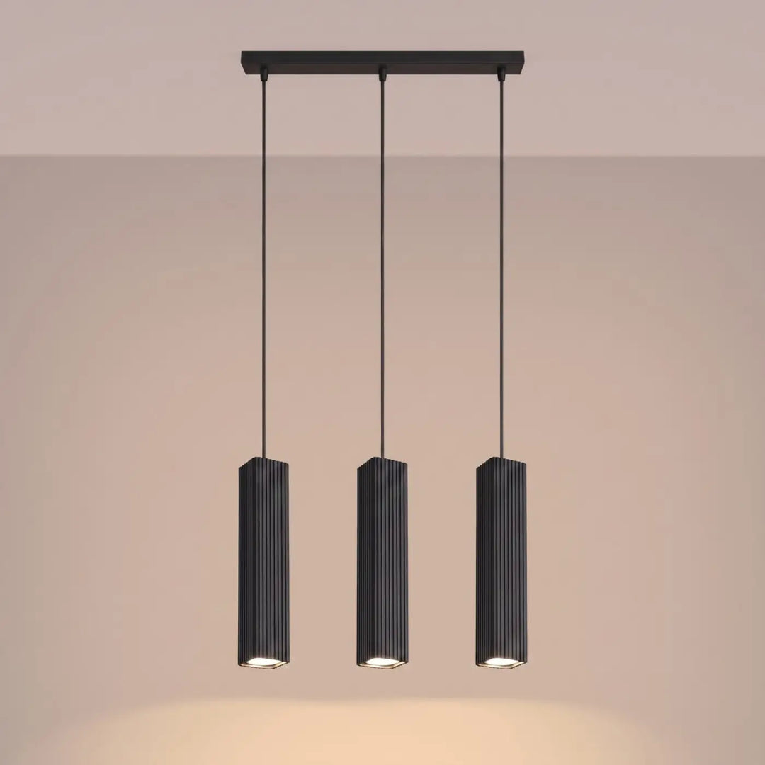 Suspension Rayo noire en ligne à 3 tubes cannelés, allumée