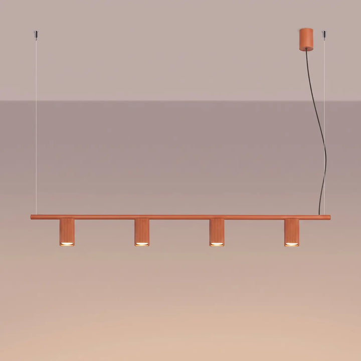 Suspension Rayo ocre rouge en aluminium, allumée