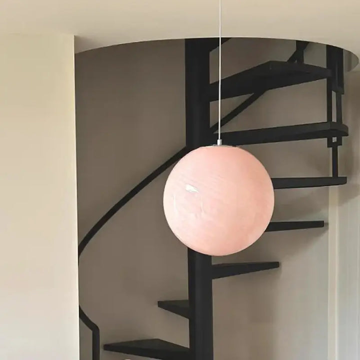 Suspension boule en verre design doux et contemporain chic