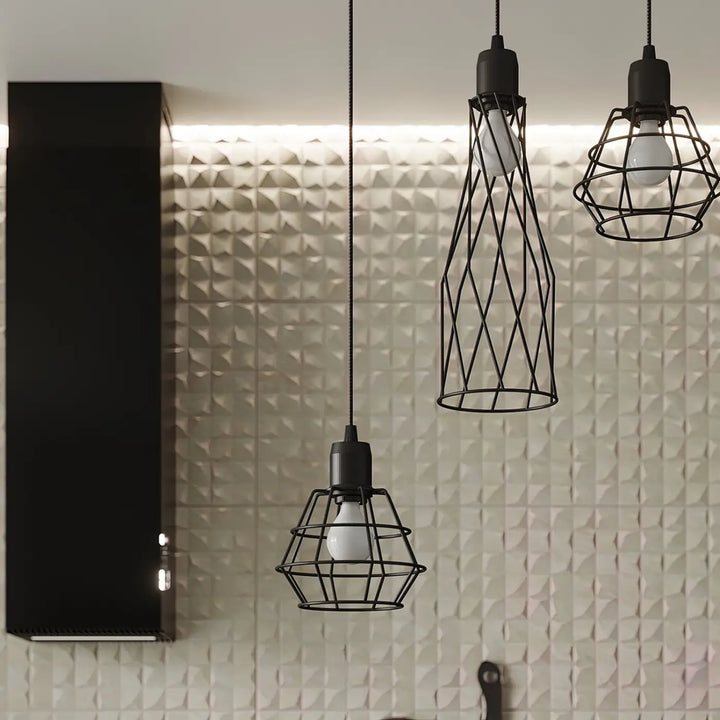 Suspension noir dans une cuisine