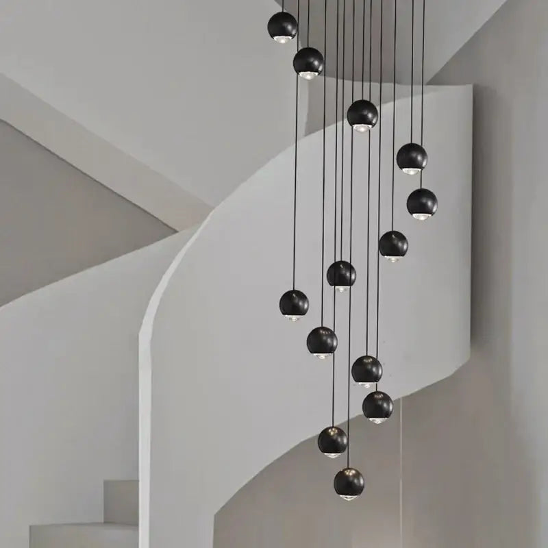 Suspension Cascade Moderne Boules Noires Pour Escalier