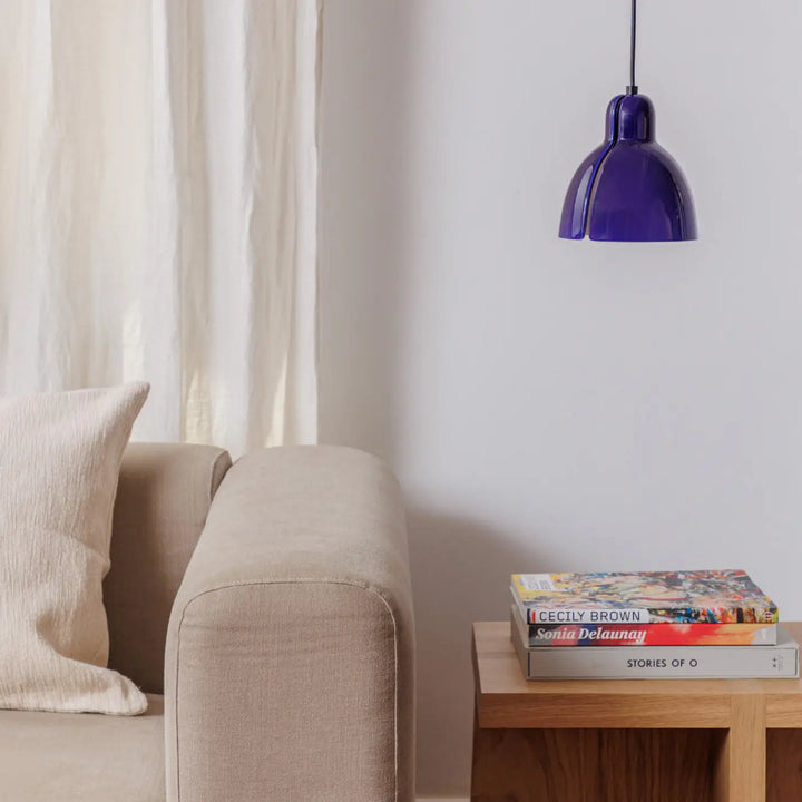 Suspension Venice bleu cobalt de Faro Barcelona en situation