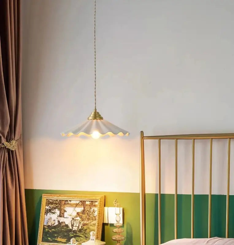 Suspension Céramique Blanche Forme Ondulée Design Vintage Chic
