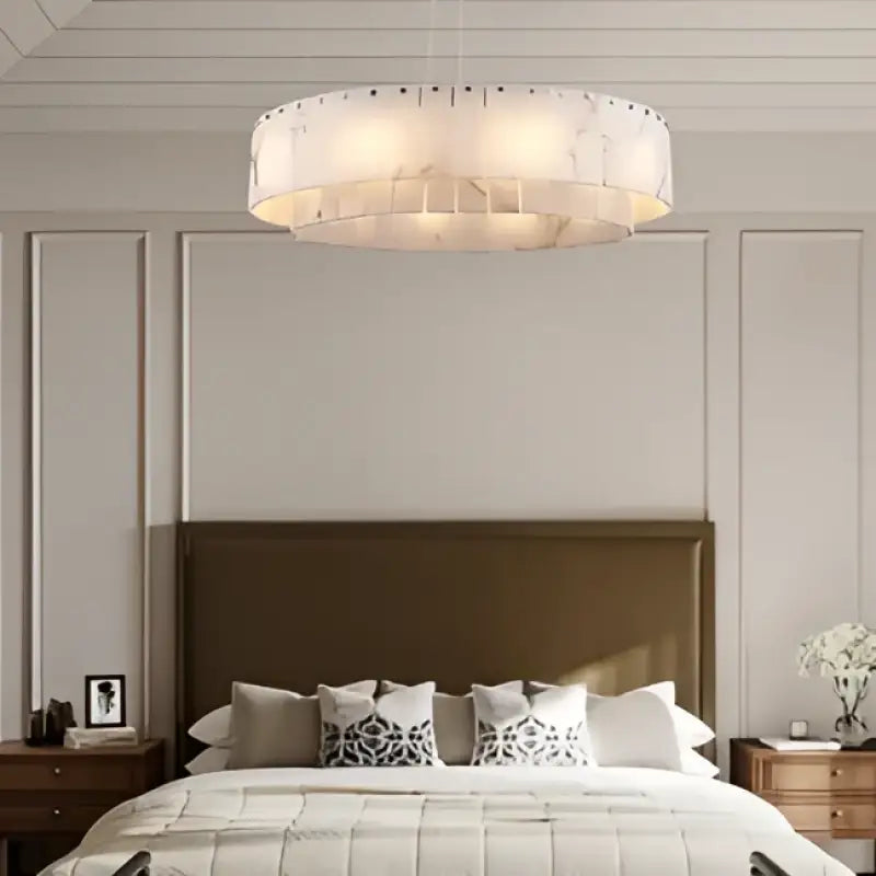 Suspension circulaire effet marbre led design blanc chic