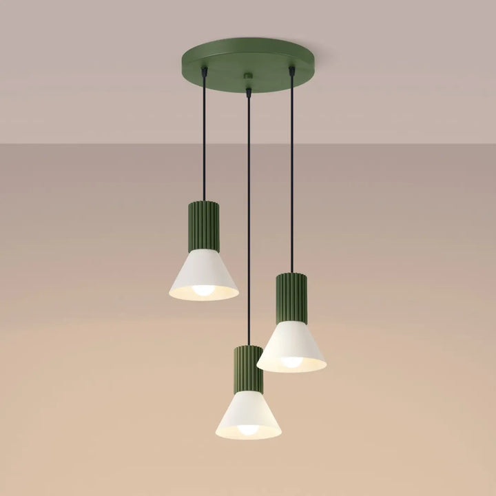 Suspension Estria beige et vert olive à cône cannelé, allumée
