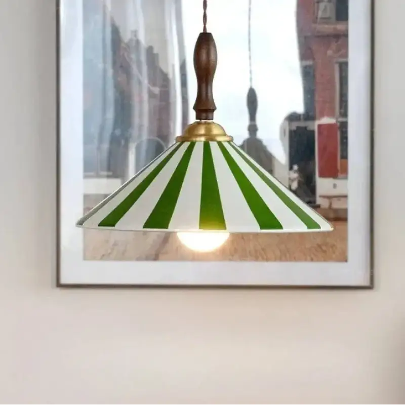 Suspension conique rayures décor moderne contemporain