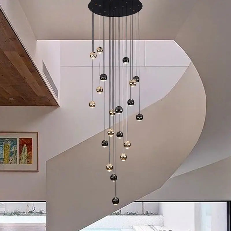 Suspension Contemporaine Cascade Boules Noires Dorées