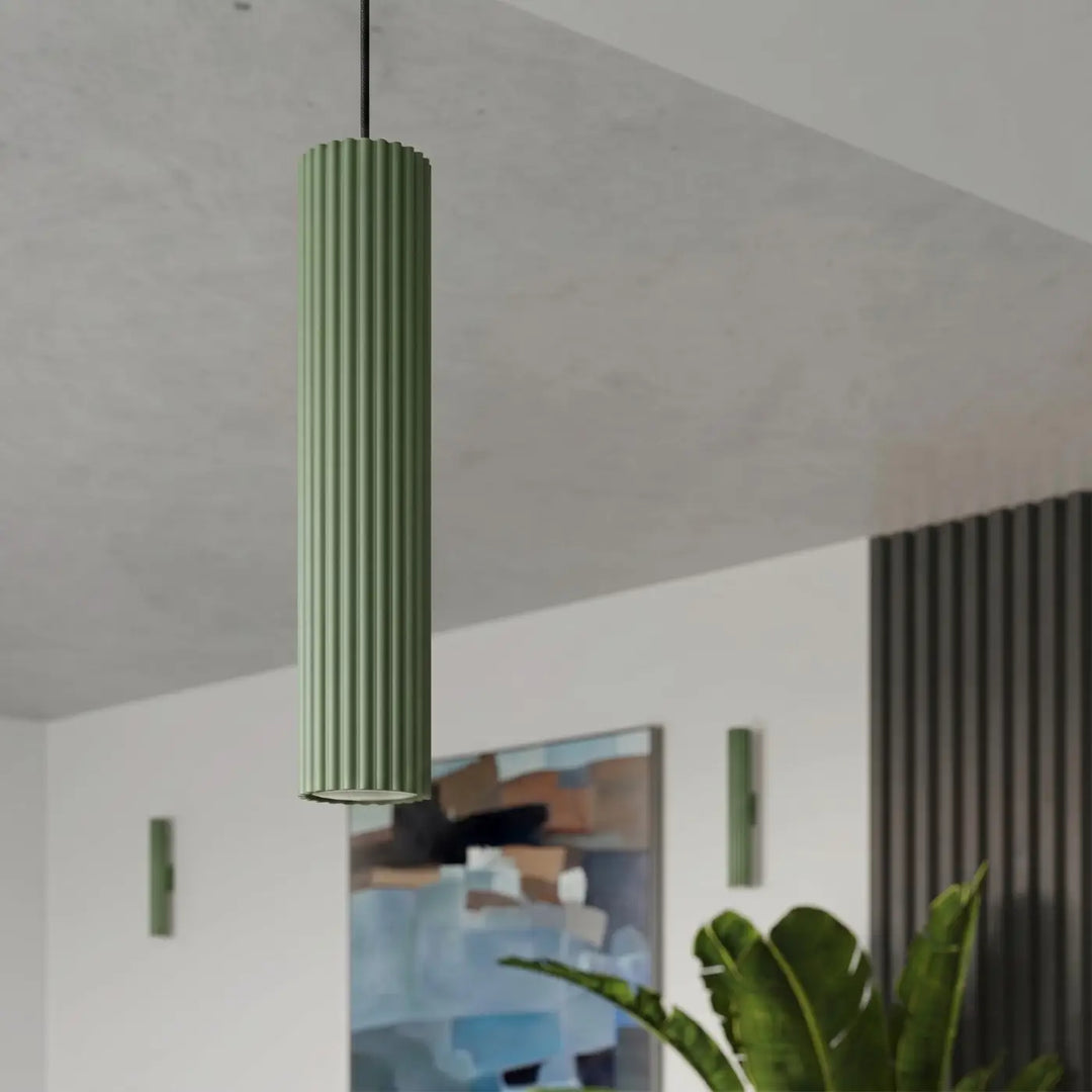 Suspension Luminaire sauge allumée, vue rapprochée