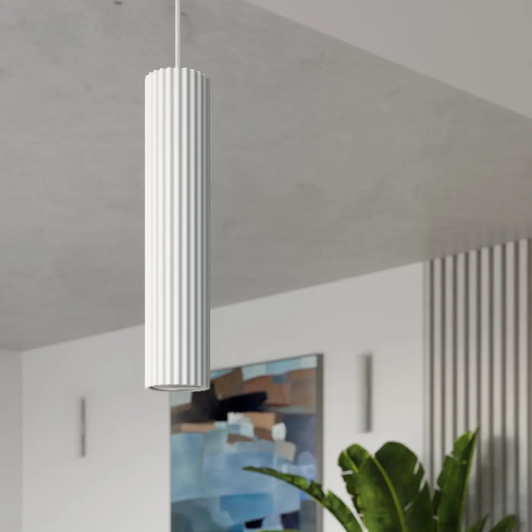 Suspension Luminaire blanc allumée, vue rapprochée