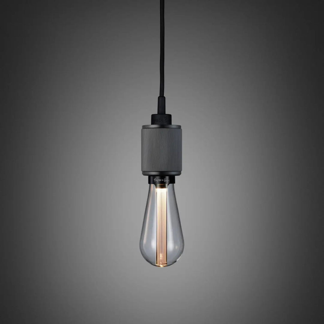 Suspension Heavy Metal à gravure alignée en gris #couleur_gris