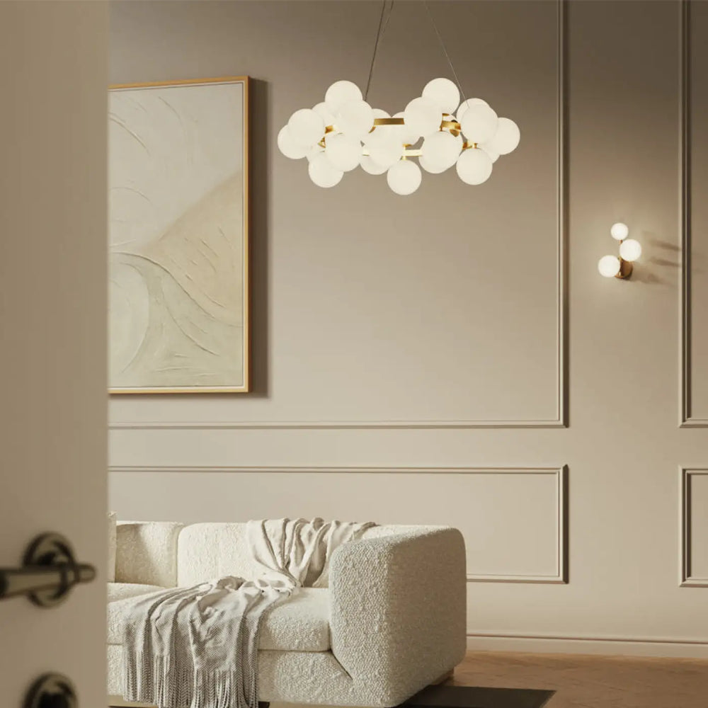 Suspension luminaire dallas couronne avec onze globes en verre dépoli et structure métallique dorée style art déco