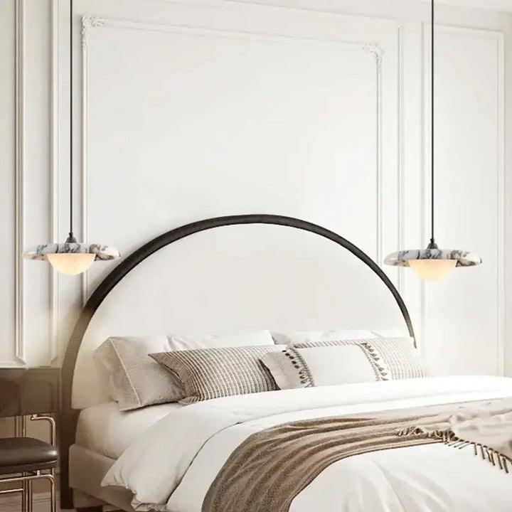 Suspension Design Avec Disque En Marbre Et Demi-Sphère

