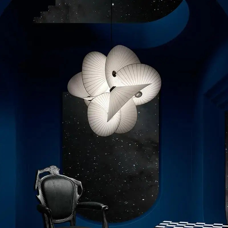 Suspension Design Blanche En Tissu Forme Éventail Élégante