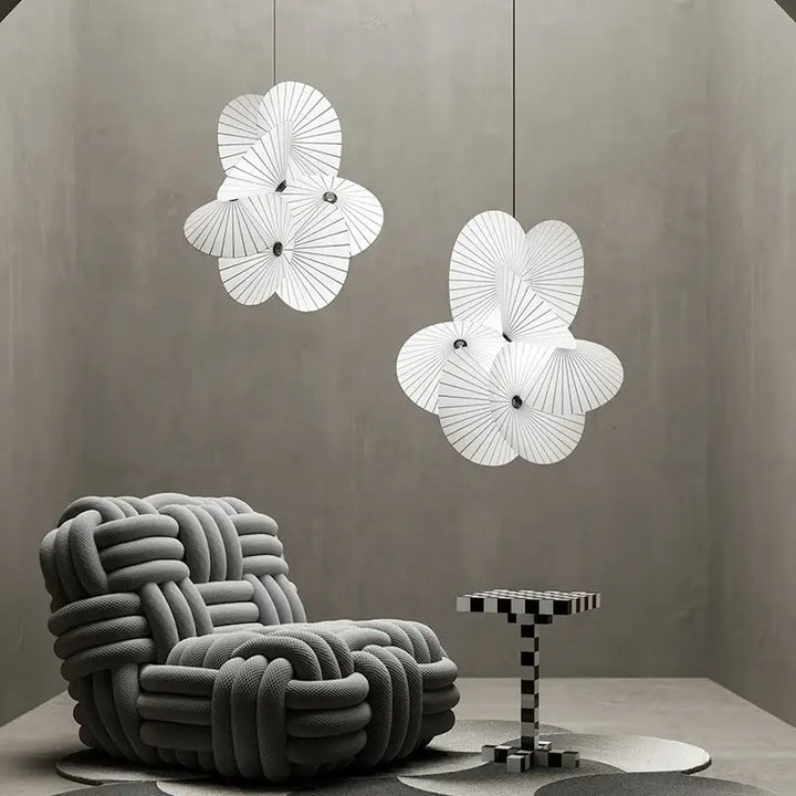 Suspension Design Blanche En Tissu Forme Éventail Élégante