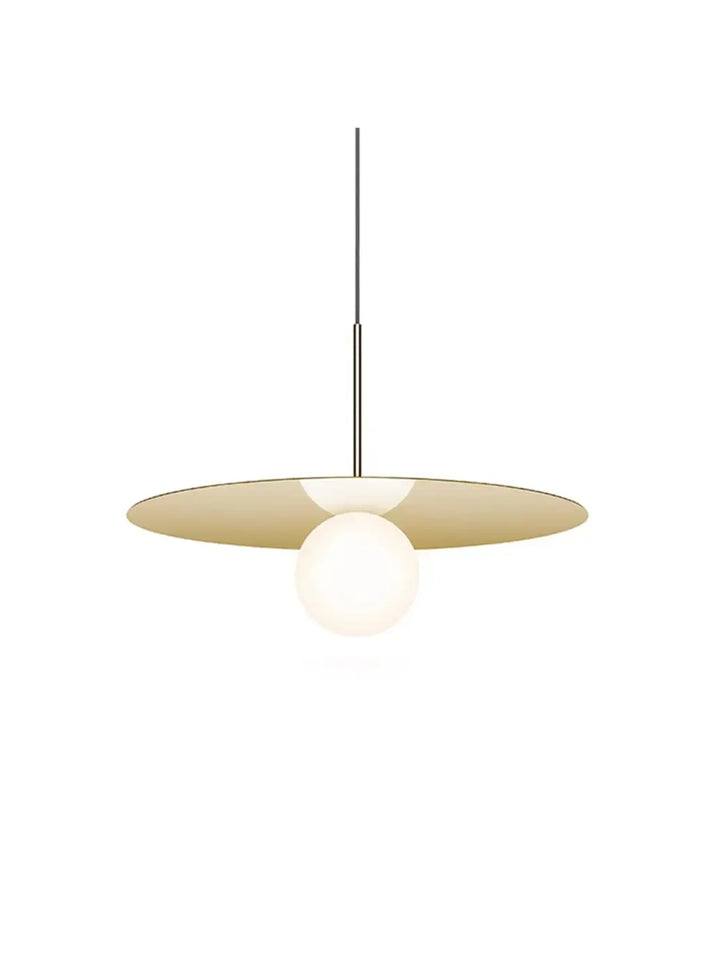Suspension Bola Disc dorée, disque de 56 cm et globe en verre opale