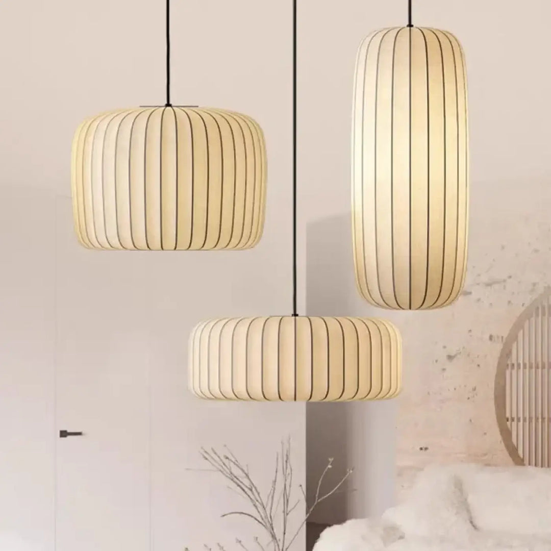 Suspension contemporaine en tissu plissé beige élégante