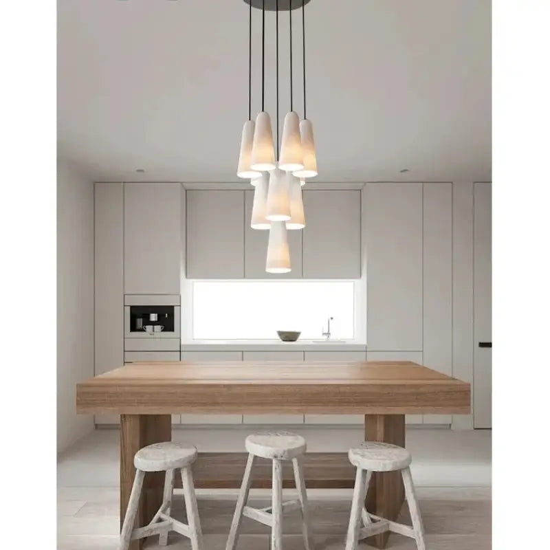 Suspension design cuivre avec verre blanc forme conique chic